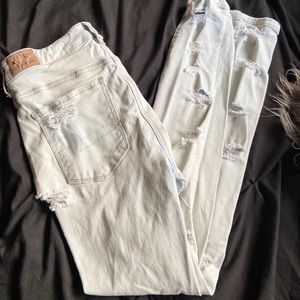 light blue american eagle jeans